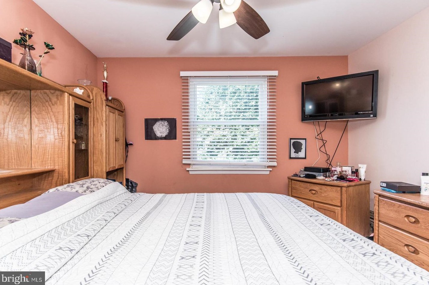 15114 Kallaste Dr, Philadelphia PA 19116-1407 exterior