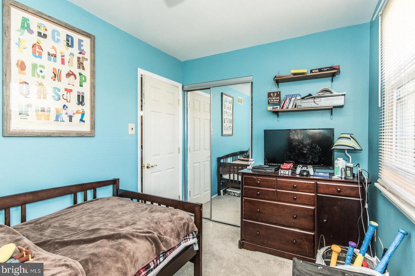 15114 Kallaste Dr, Philadelphia PA 19116-1407 exterior