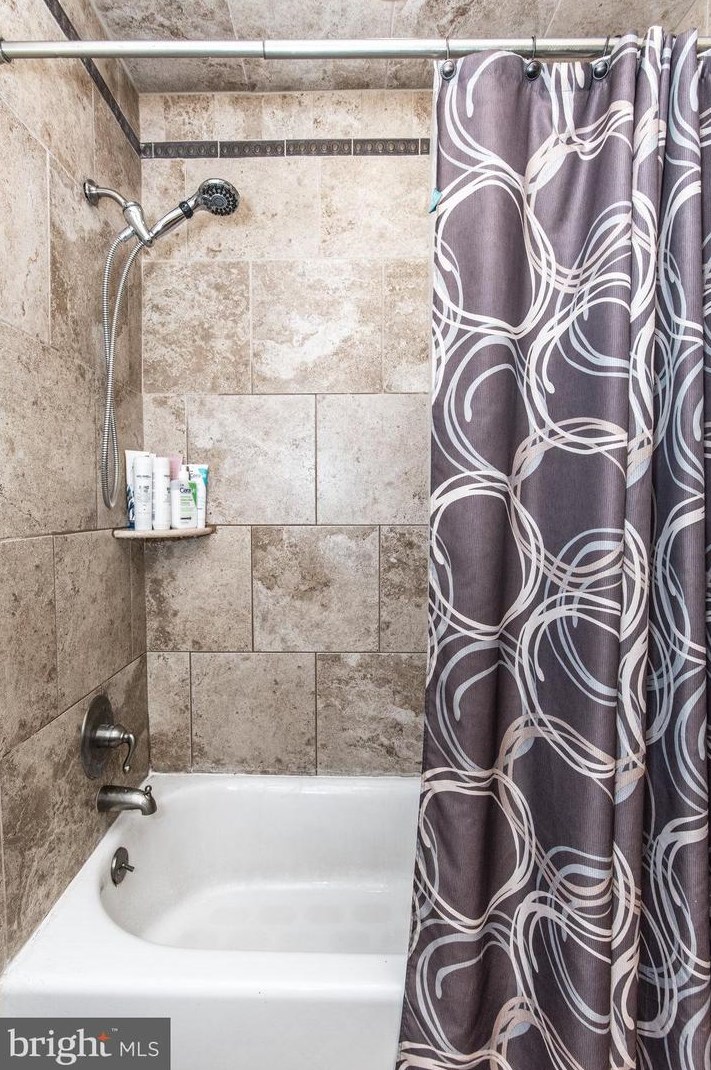 15114 Kallaste Dr, Philadelphia PA 19116-1407 exterior