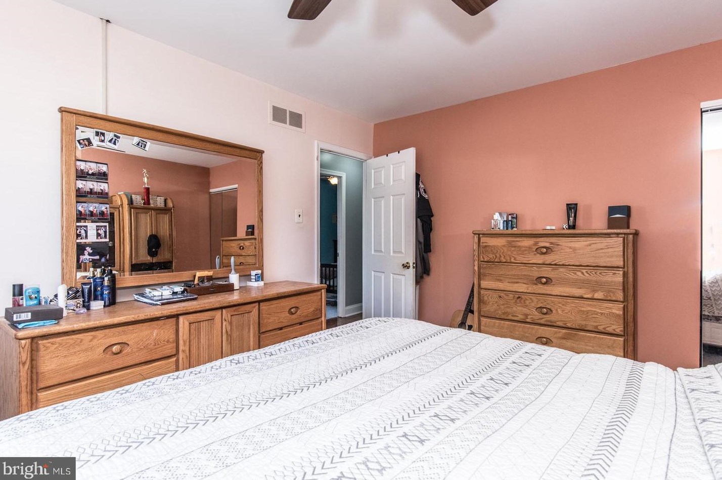 15114 Kallaste Dr, Philadelphia PA 19116-1407 exterior