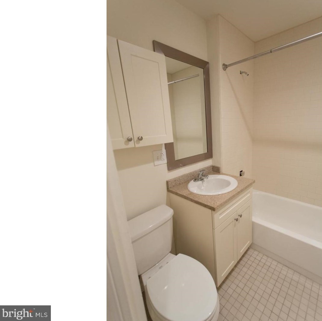 922 Pine St, Philadelphia PA  19107-6100 exterior