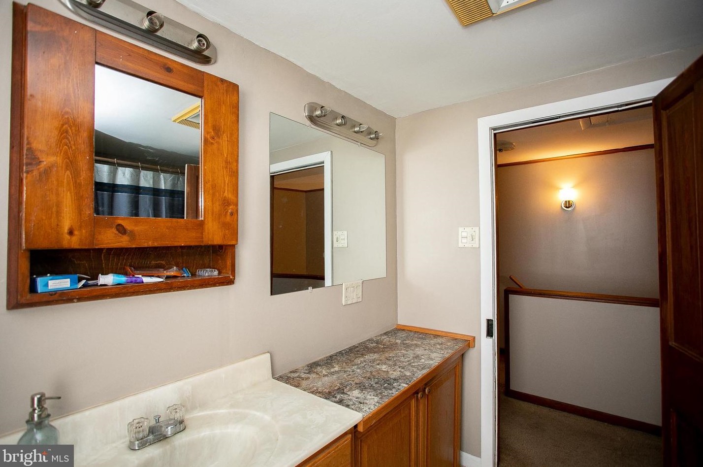 343 Delmar St, Philadelphia PA 19128-4501 exterior