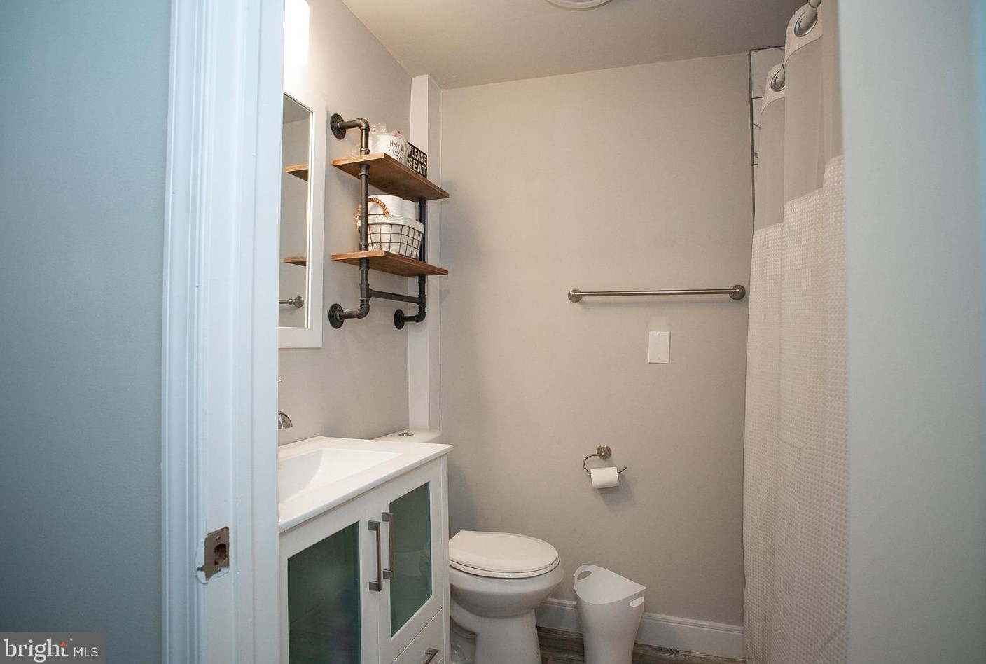 343 Delmar St, Philadelphia PA 19128-4501 exterior