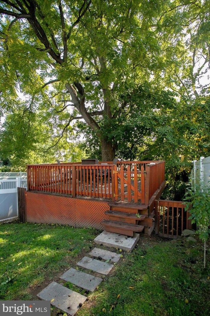 343 Delmar St, Philadelphia PA 19128-4501 exterior