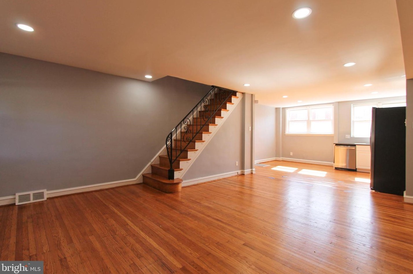 7708 Thouron Ave, Philadelphia PA  19150-2516 exterior