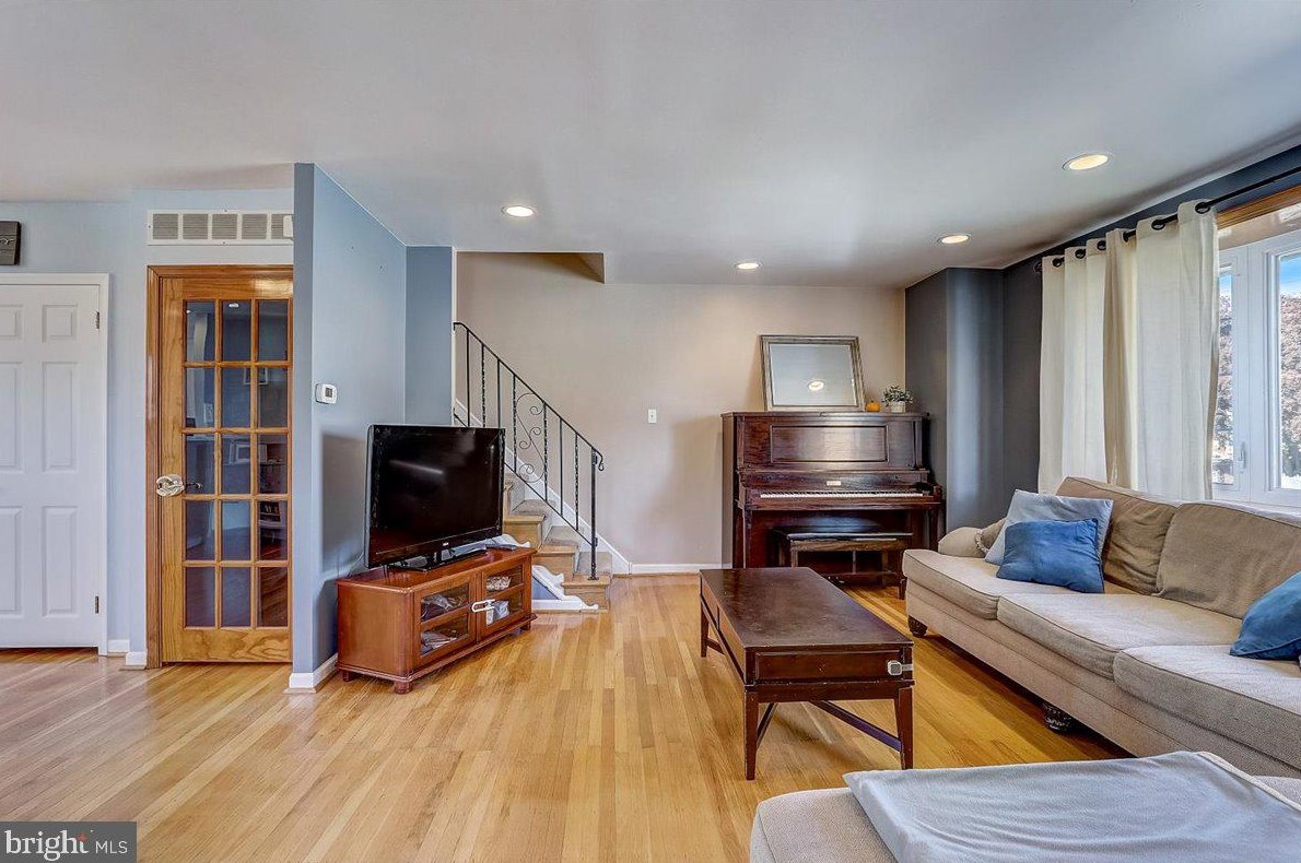 3364 Kayford Cir, Philadelphia PA 19114-1602 exterior