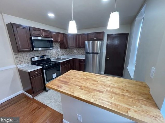 723 Huntingdon St, Philadelphia PA 19132-2915 exterior