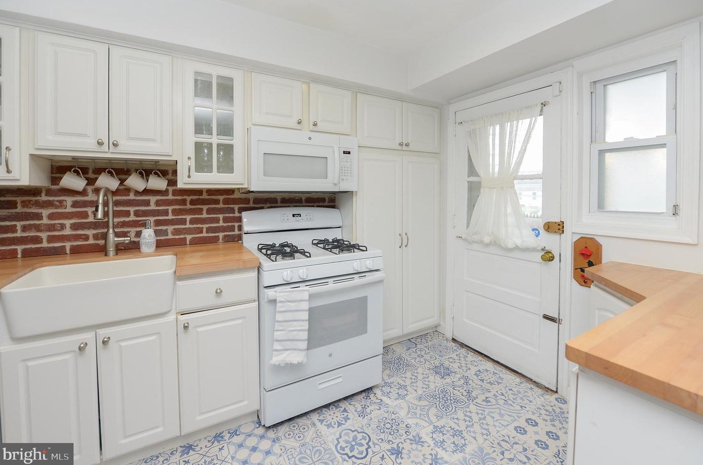 3580 Cresson St, Philadelphia PA 19127-1717 exterior