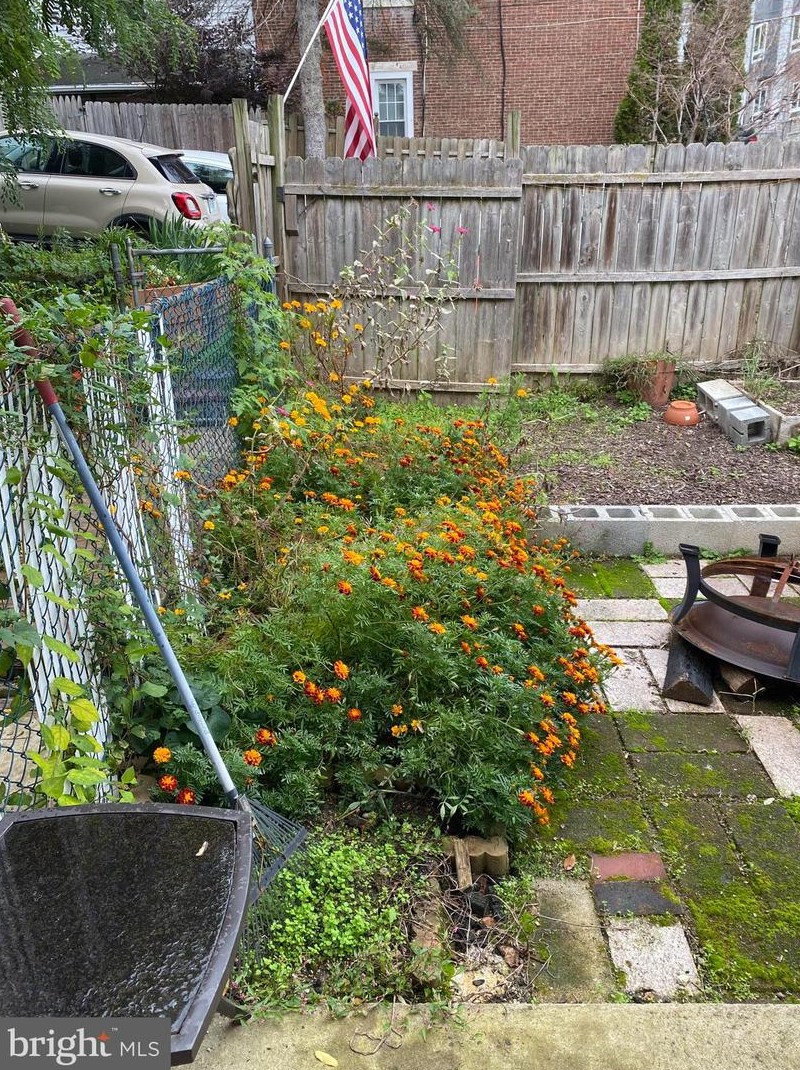 298 Greenough St, Philadelphia PA 19127-1112 exterior