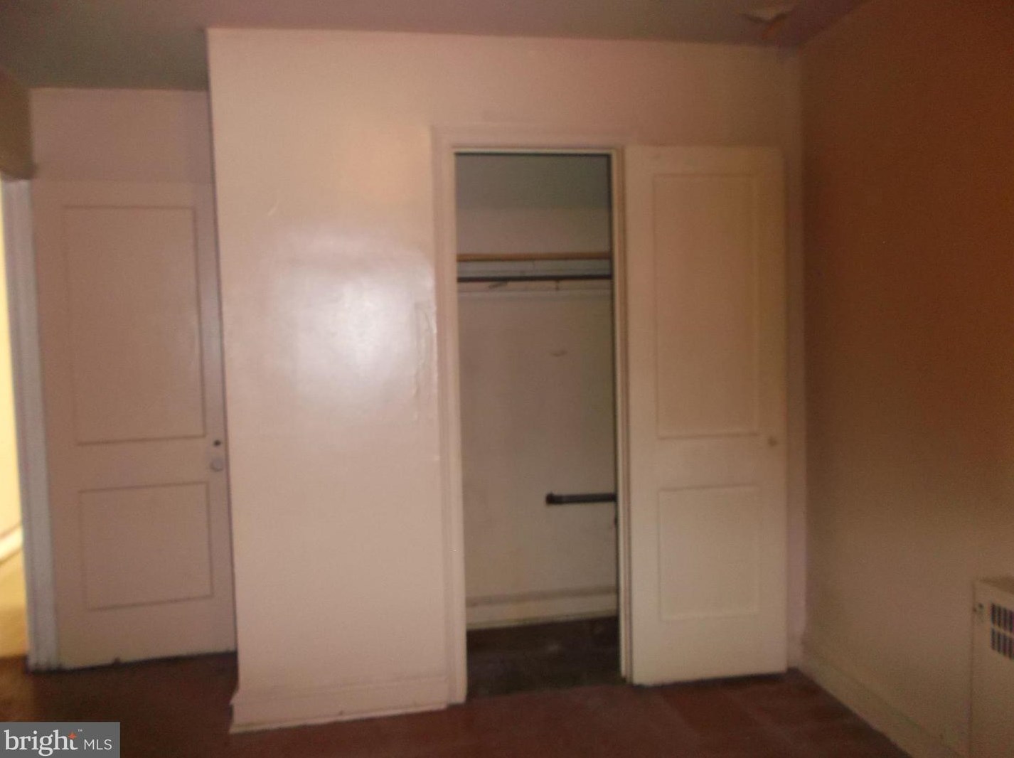 1501 Walnut Ln, Philadelphia PA 19144-3204 exterior