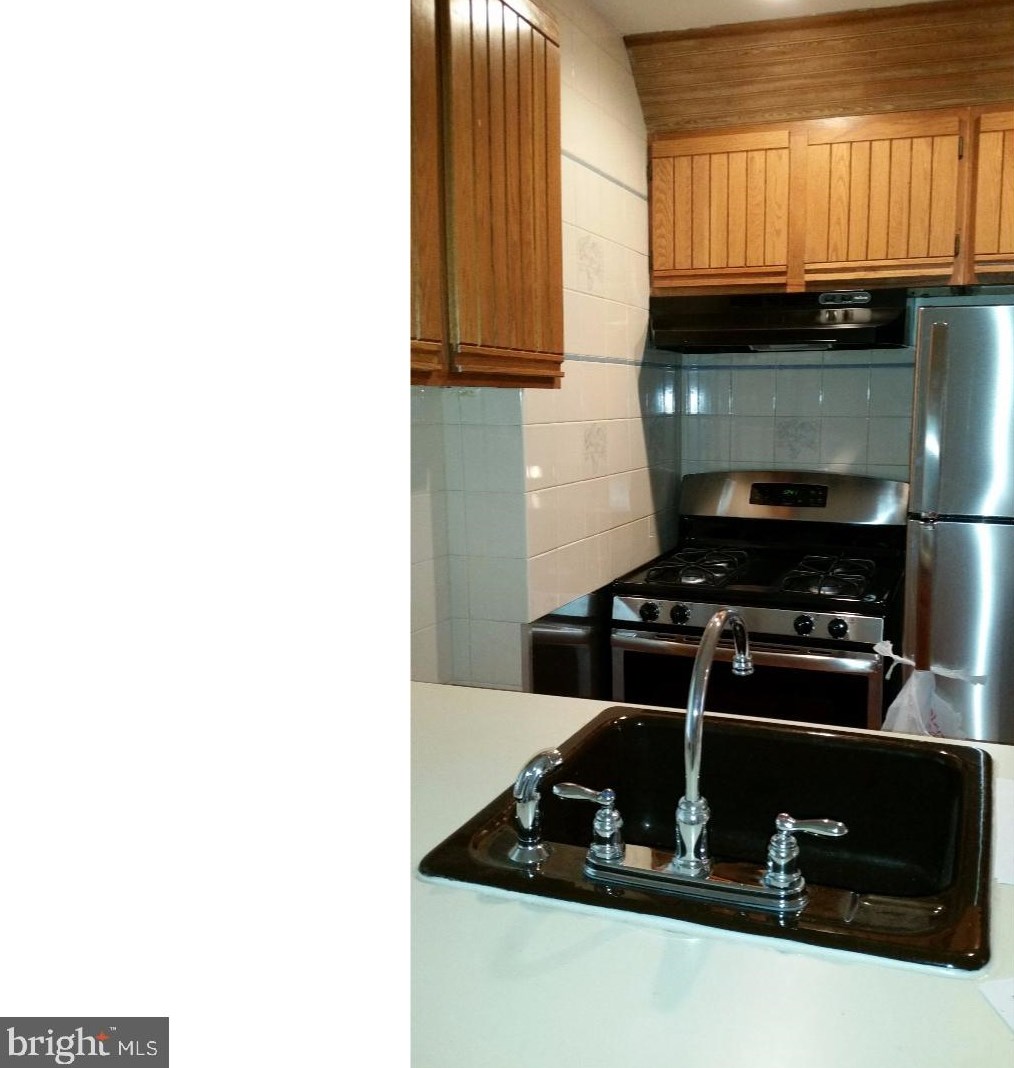 121 Mountain St, Philadelphia PA  19148-1317 exterior