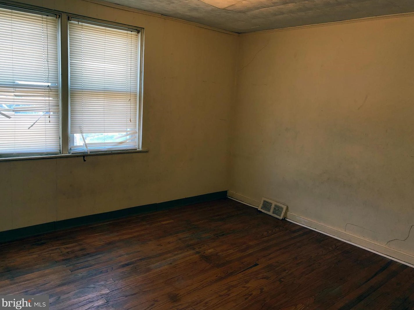 1816 Sanger St, Philadelphia PA 19124-1228 exterior