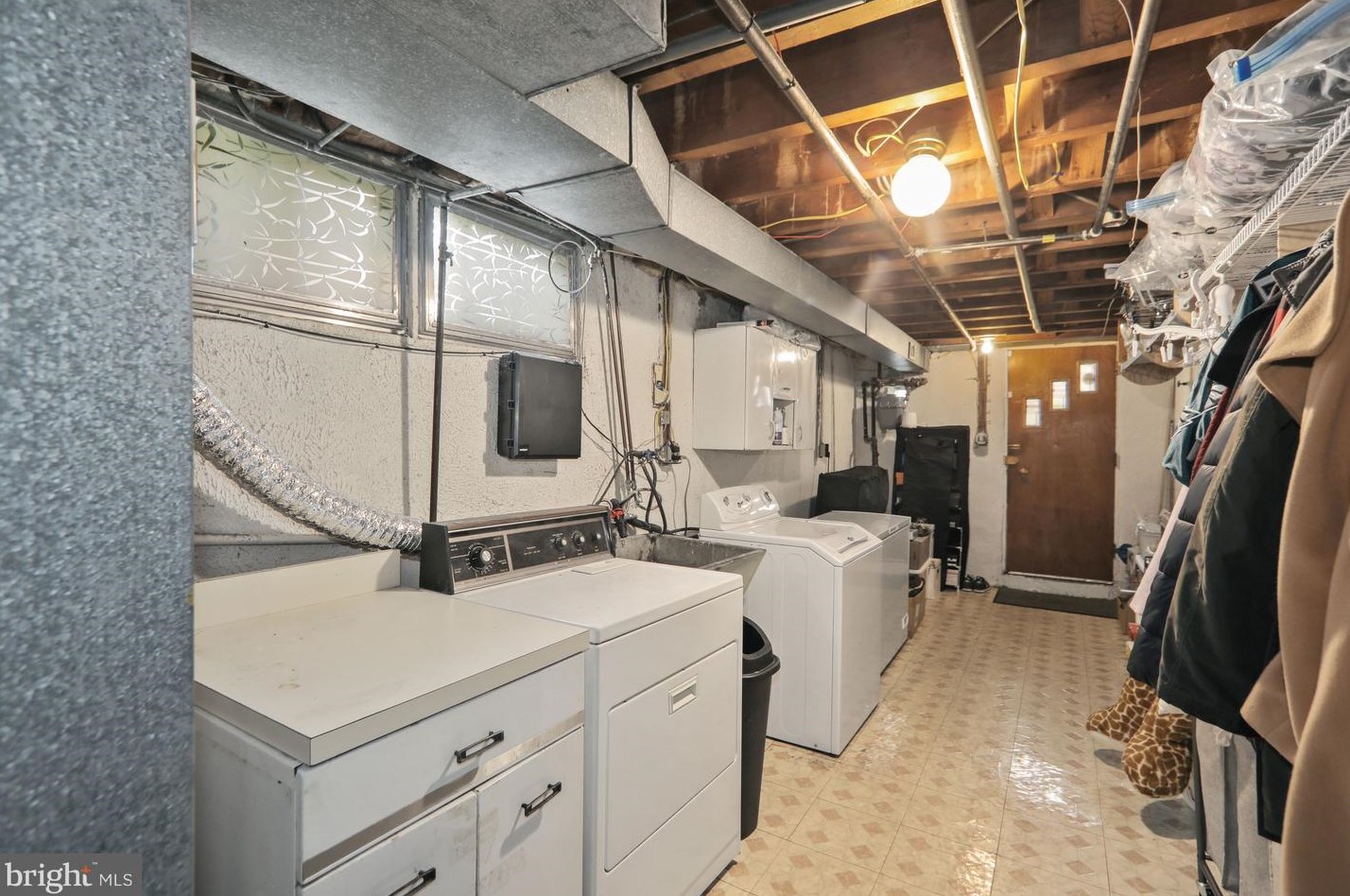 528 Wartman St, Philadelphia PA  19128-3237 exterior