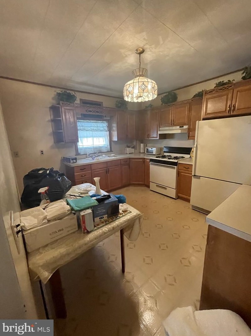 1415 Imogene St, Philadelphia PA 19124-3913 exterior