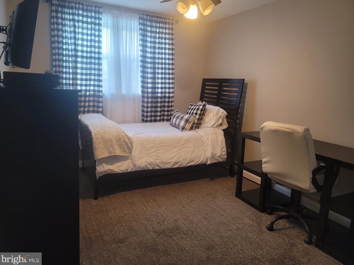 12044 Covert Rd, Philadelphia PA 19154-2707 exterior