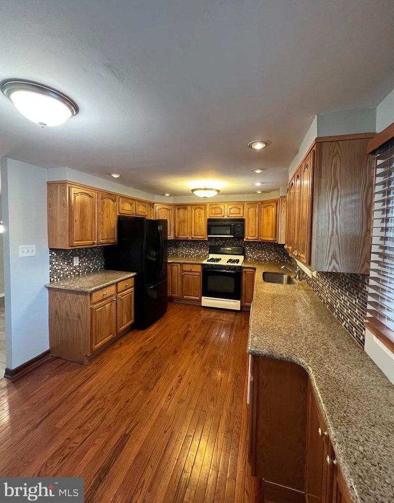 817 Kendrick St, Philadelphia PA  19111-1340 exterior