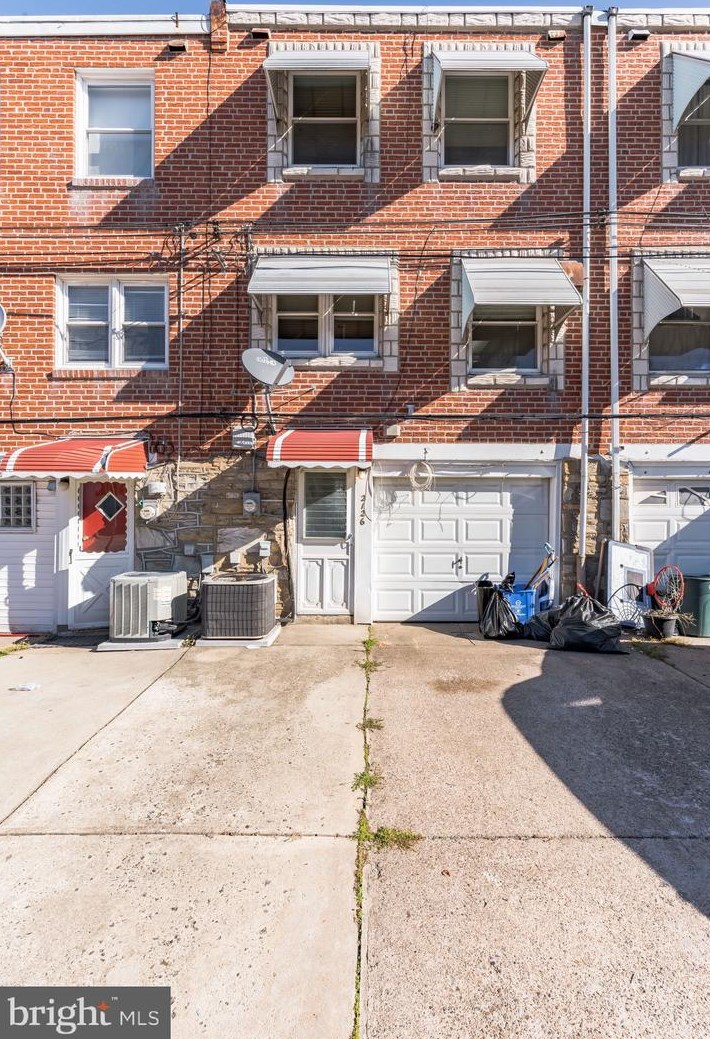 2126 Brighton St, Philadelphia PA 19149-1801 exterior