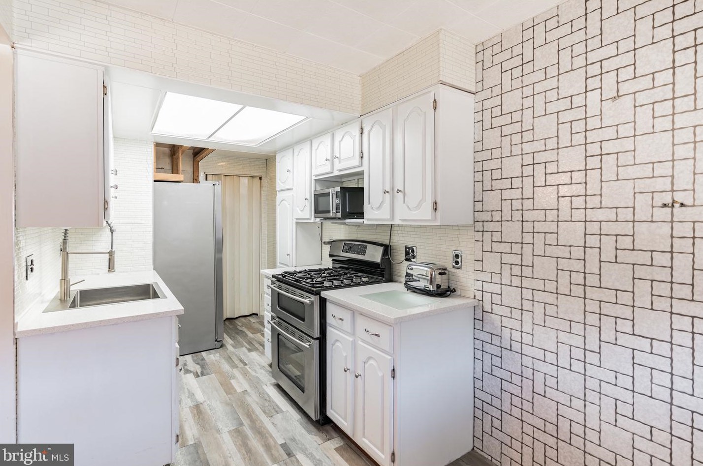 2126 Brighton St, Philadelphia PA 19149-1801 exterior