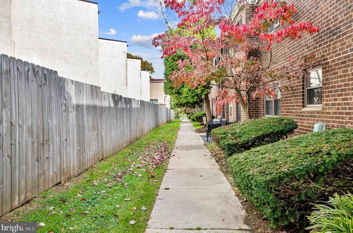 7015 Ridge Ave, Philadelphia PA  19128-3249 exterior