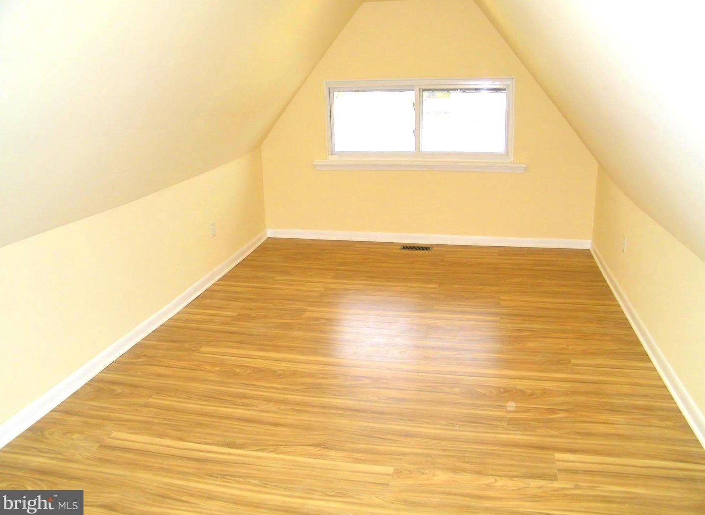 550 Selma St, Philadelphia PA  19116-2822 exterior