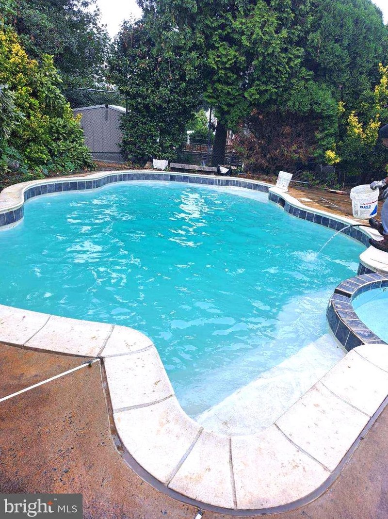 550 Selma St, Philadelphia PA  19116-2822 exterior