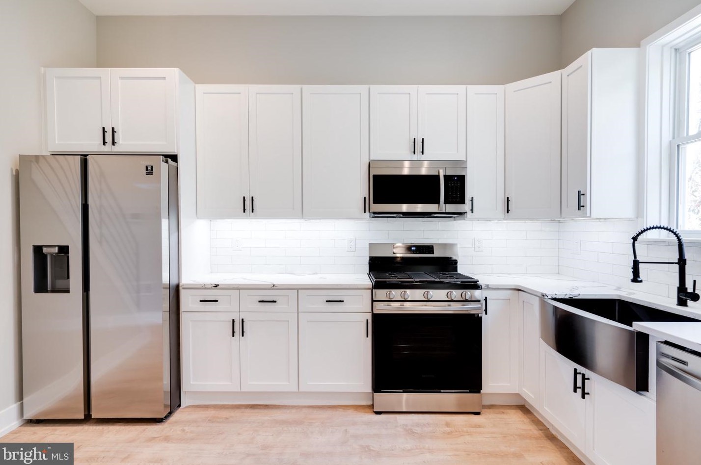 2213 Waterloo St, Philadelphia PA  19133-3743 exterior