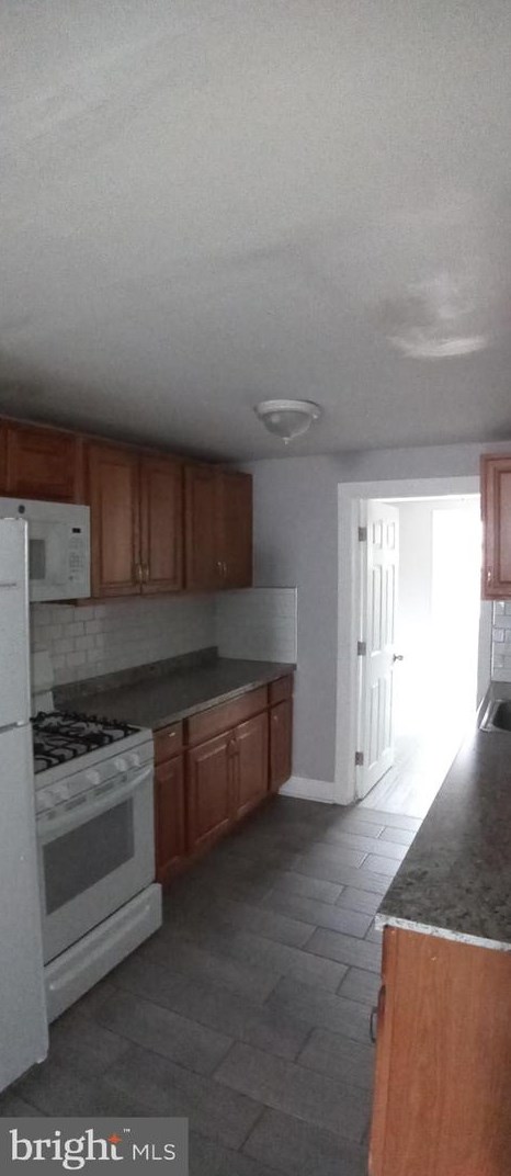3945 Fairhill St, Philadelphia PA  19140-3304 exterior