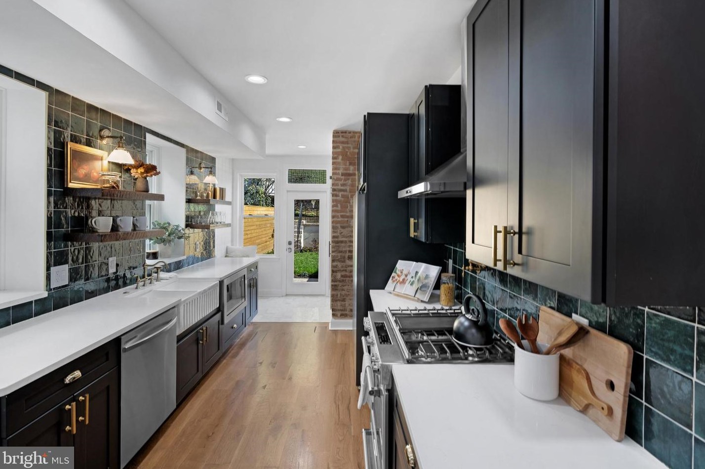 3867 Manayunk Ave, Philadelphia PA 19128-5111 exterior