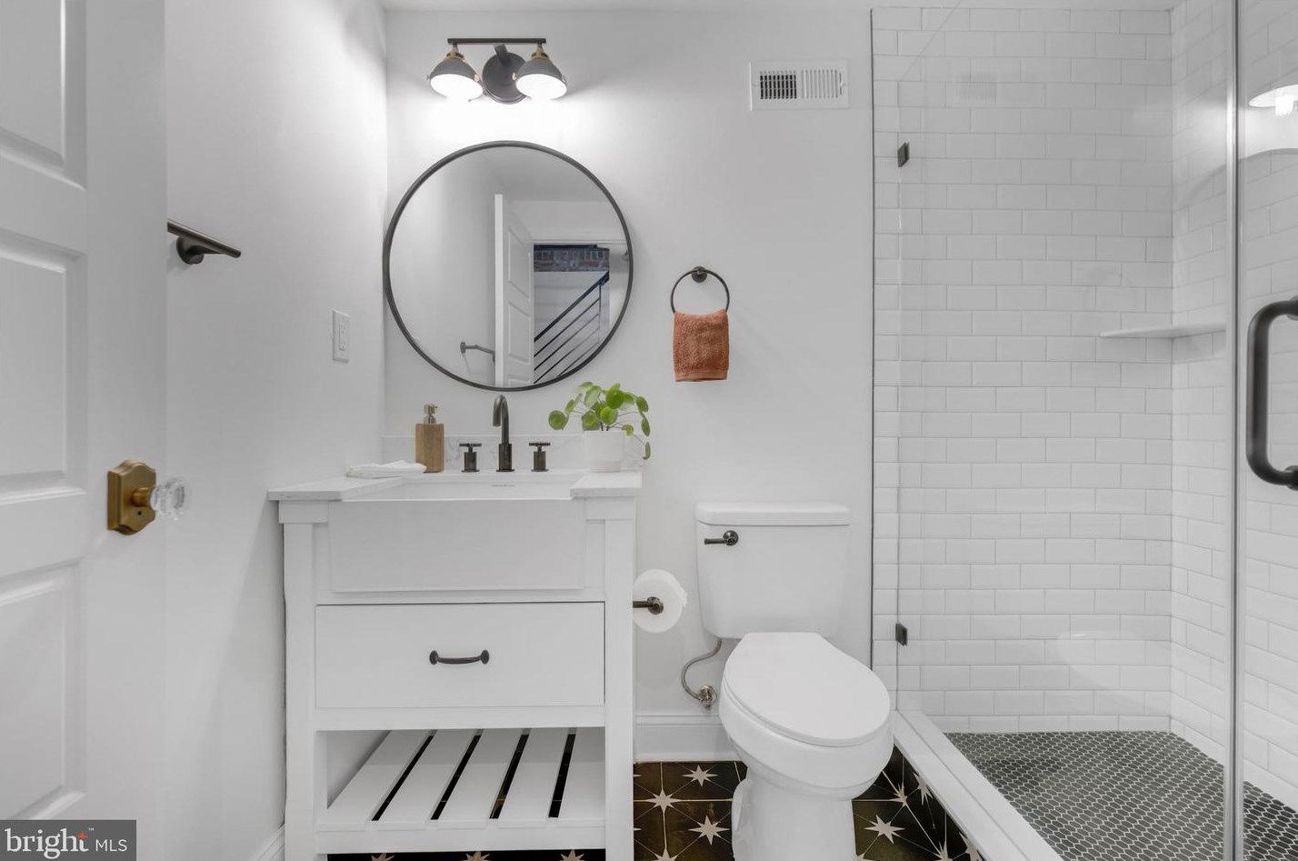 3867 Manayunk Ave, Philadelphia PA 19128-5111 exterior