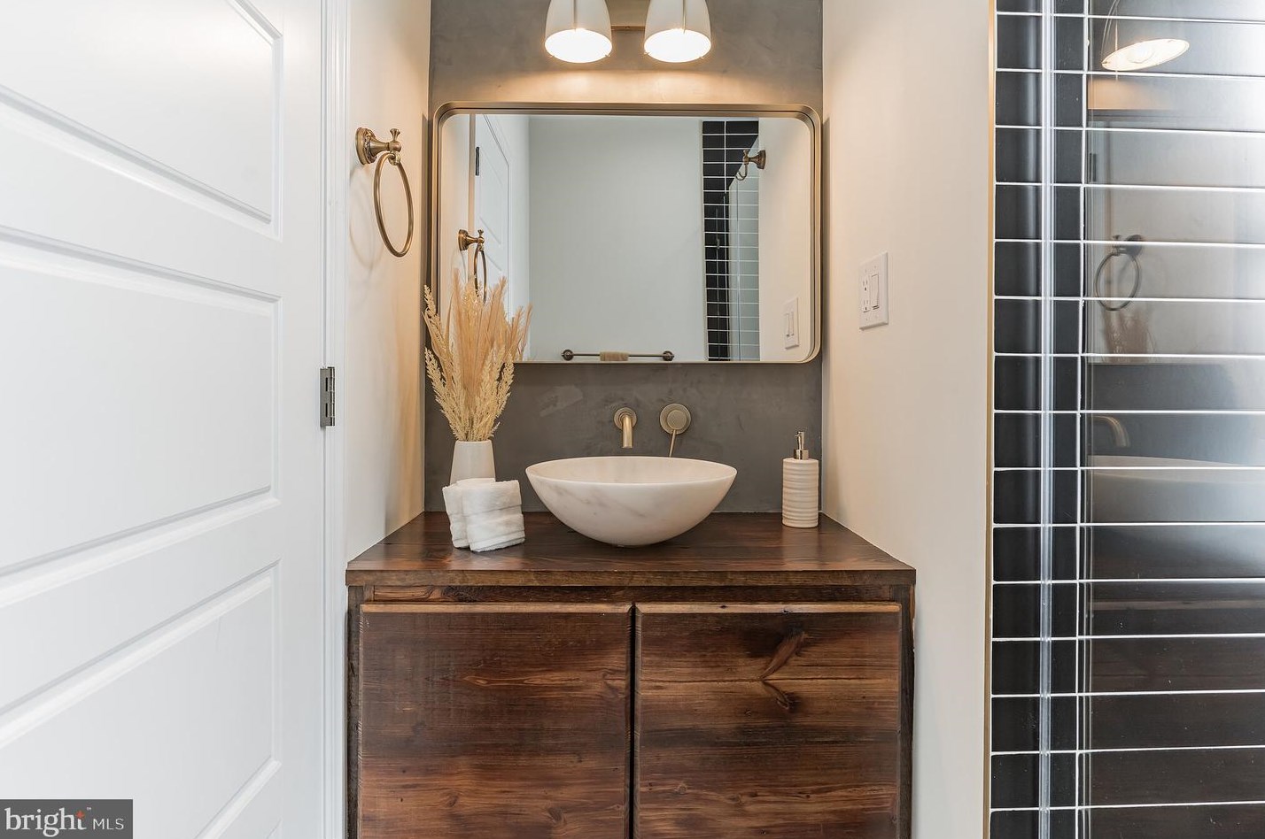 3867 Manayunk Ave, Philadelphia PA 19128-5111 exterior