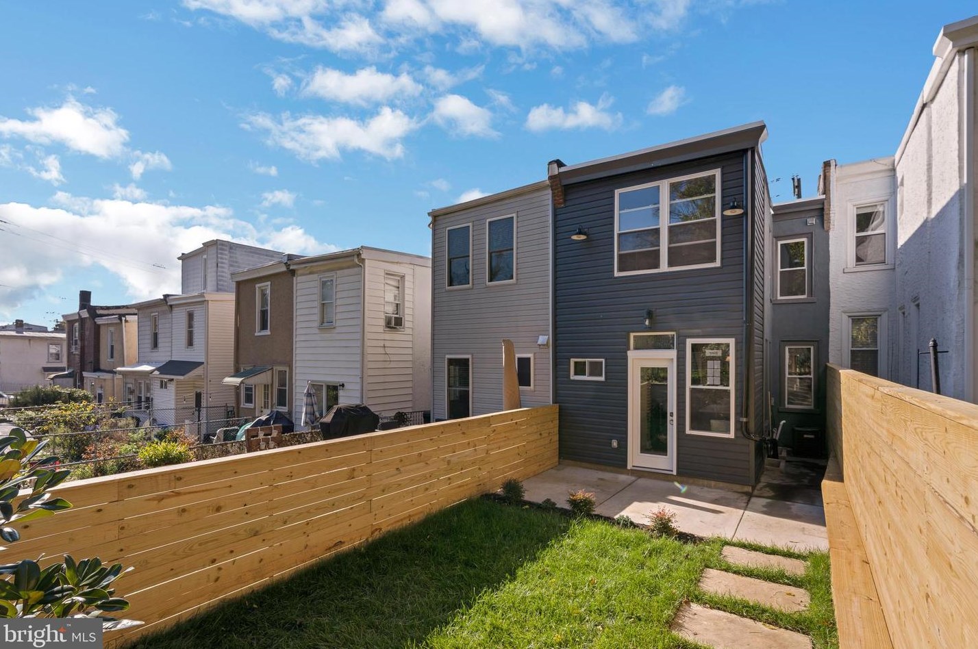 3867 Manayunk Ave, Philadelphia PA 19128-5111 exterior