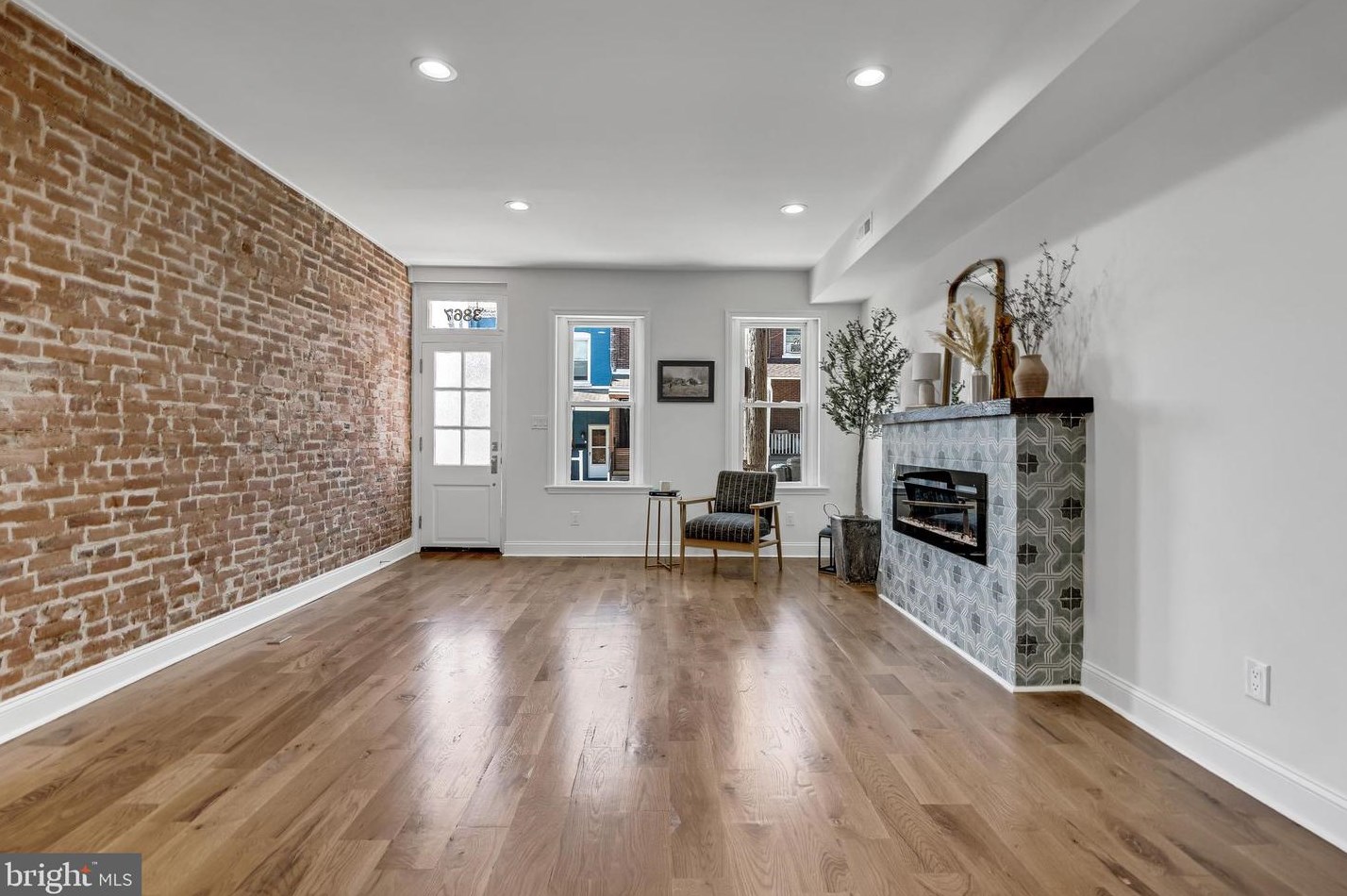 3867 Manayunk Ave, Philadelphia PA 19128-5111 exterior