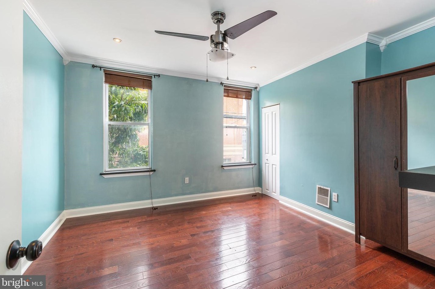 2604 Wharton St, Philadelphia PA  19146-3836 exterior