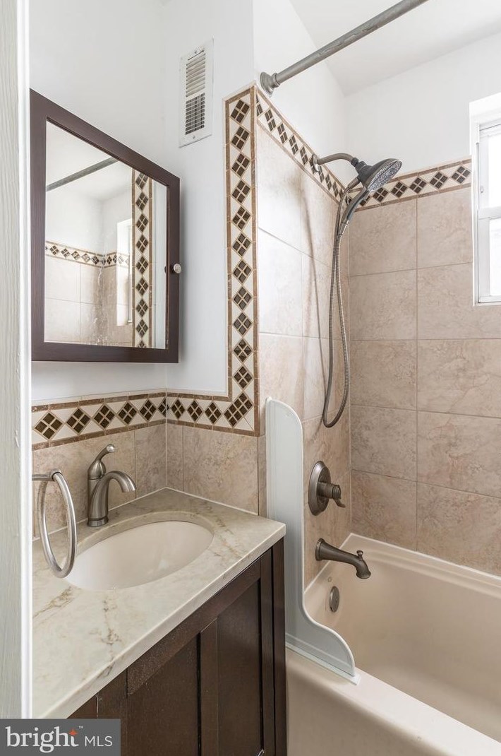 2604 Wharton St, Philadelphia PA  19146-3836 exterior