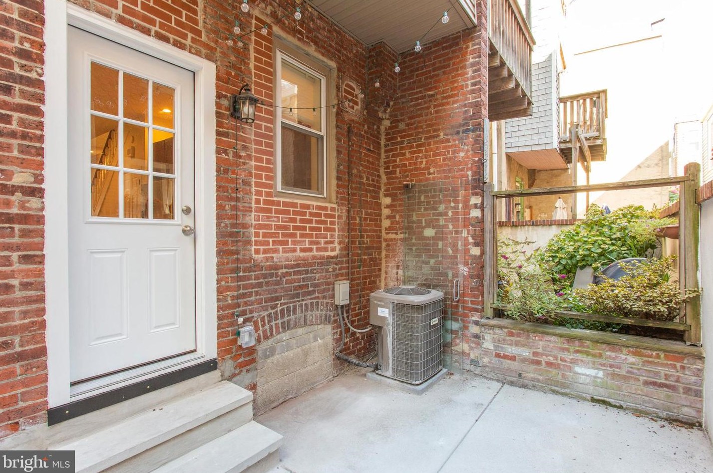 530 Queen St, Philadelphia PA  19147-3023 exterior