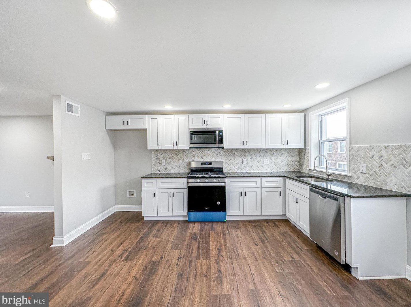 1356 Kimberly Dr, Philadelphia PA  19151-2833 exterior