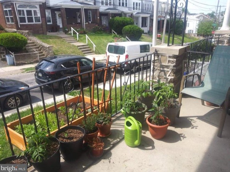 420 Delmar St, Philadelphia PA  19128-4506 exterior