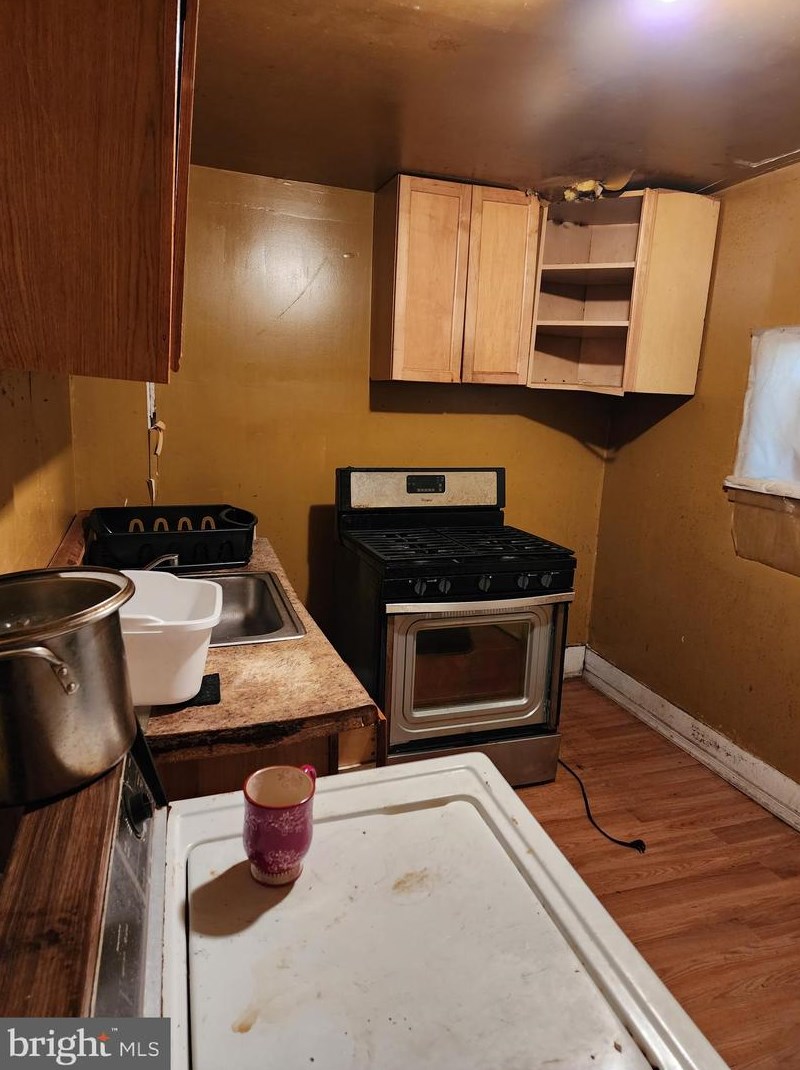 1808 Gratz St, Philadelphia PA 19121-2202 exterior