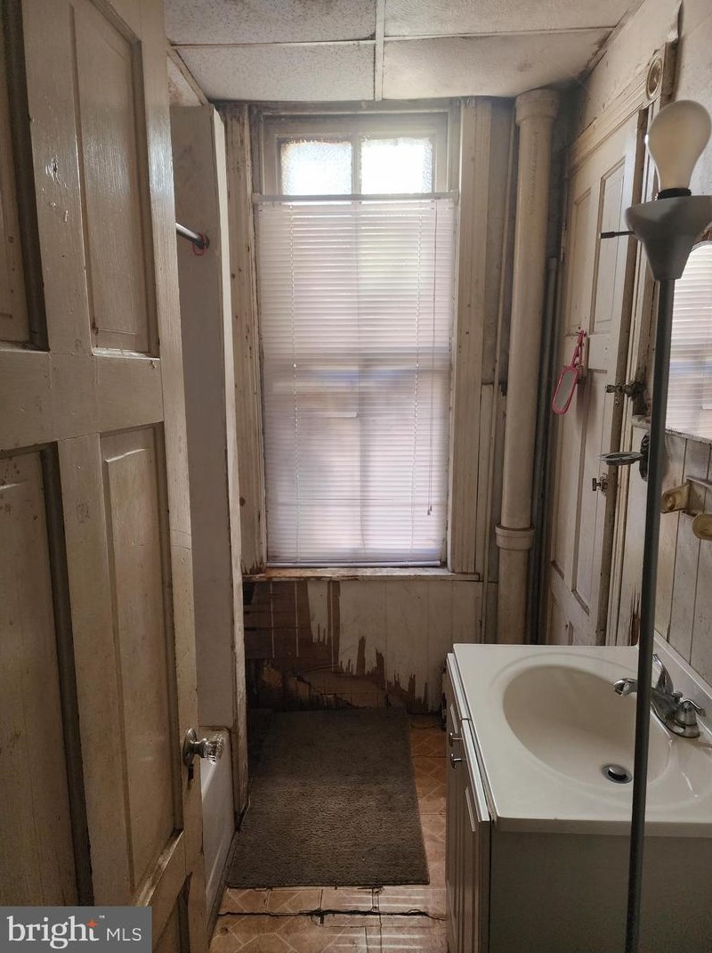 1808 Gratz St, Philadelphia PA 19121-2202 exterior