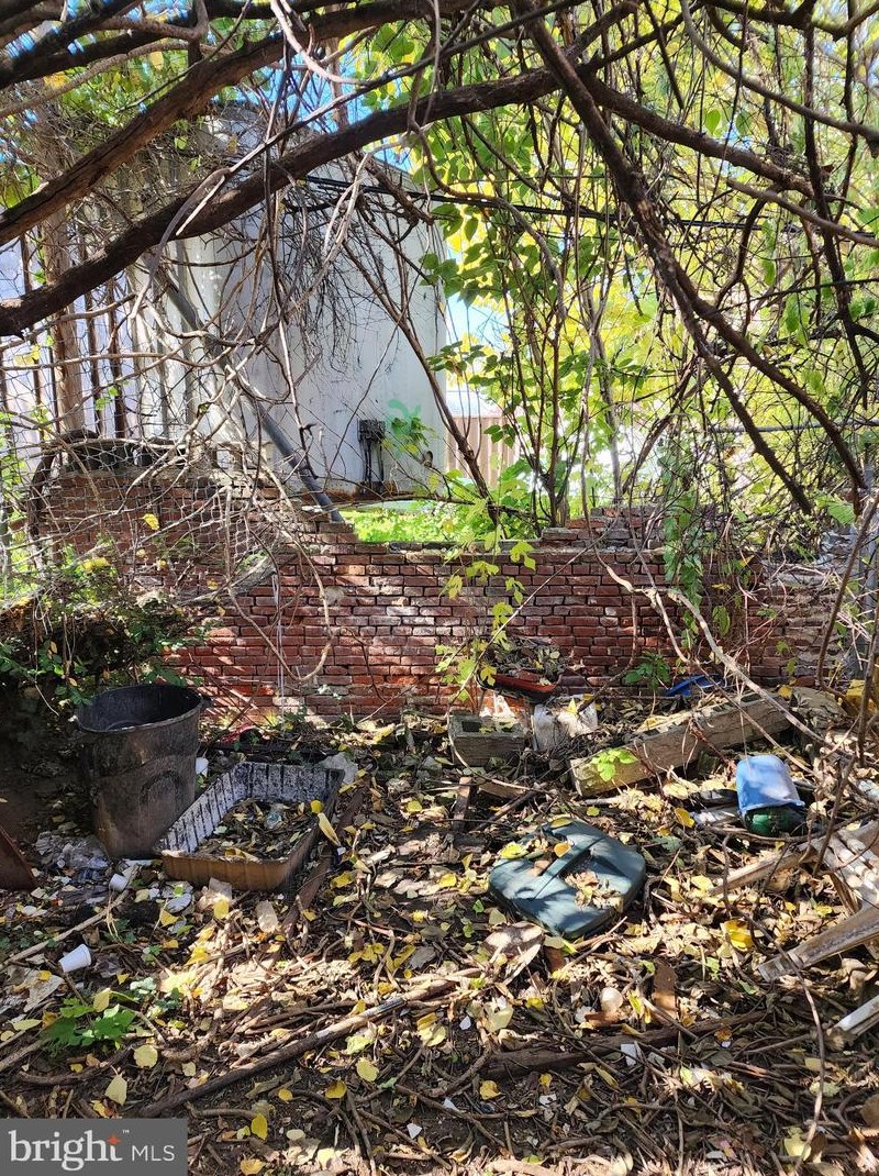 1808 Gratz St, Philadelphia PA 19121-2202 exterior