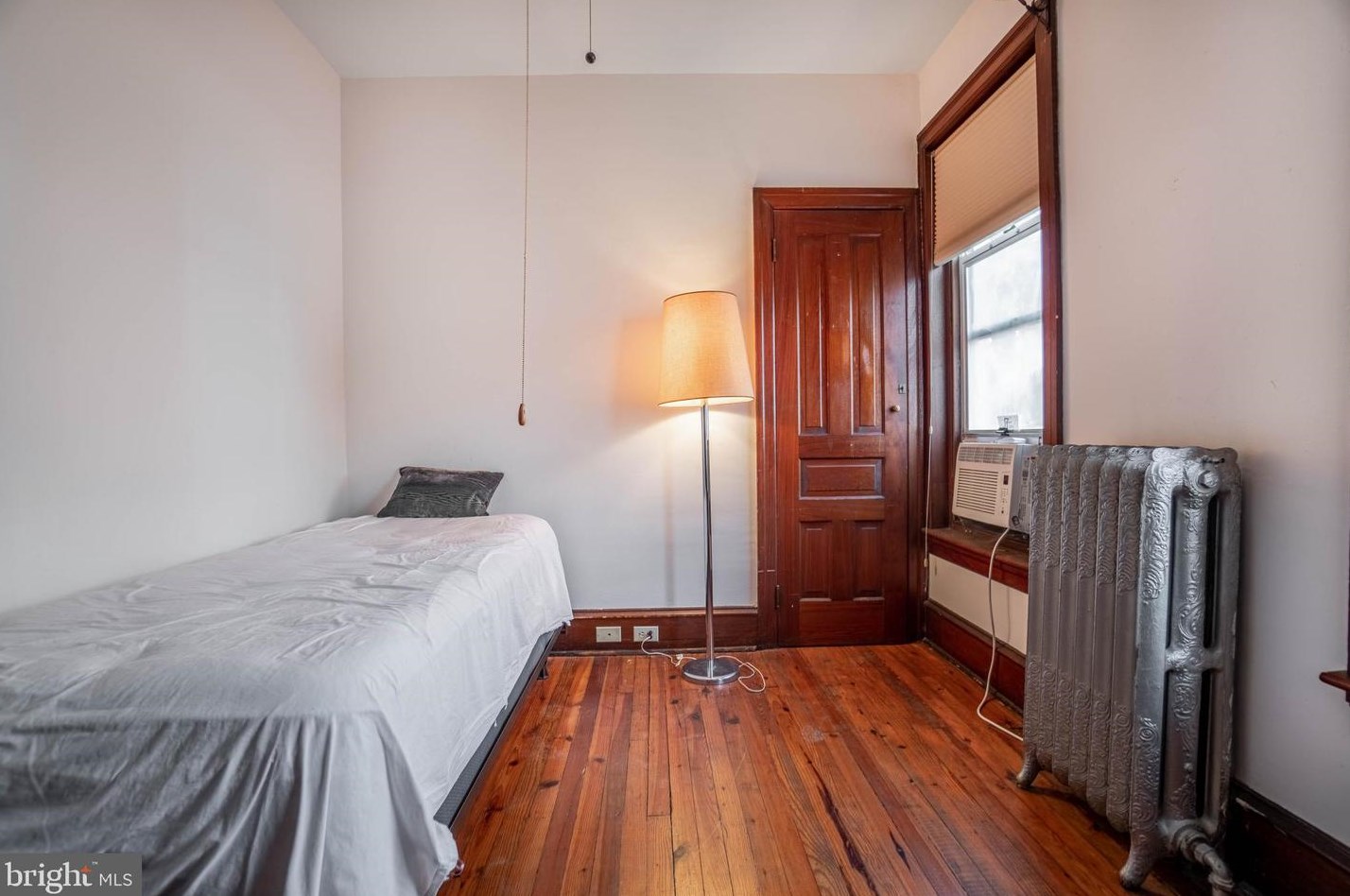 8125 Roanoke St, Philadelphia PA 19118-3949 exterior