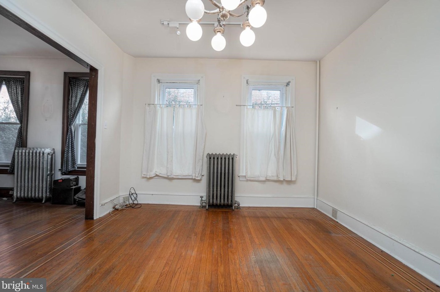 8125 Roanoke St, Philadelphia PA 19118-3949 exterior