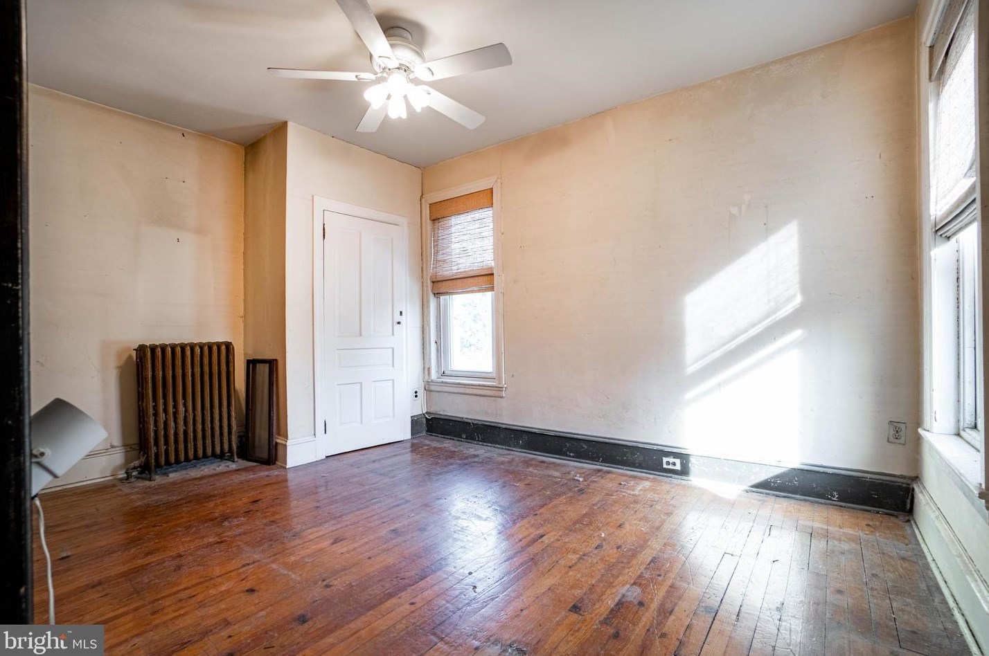 8125 Roanoke St, Philadelphia PA 19118-3949 exterior