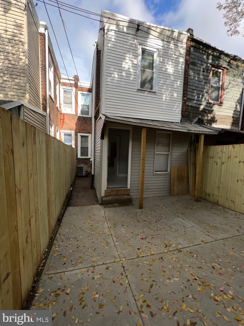 1630 Blavis St, Philadelphia PA  19140-1824 exterior