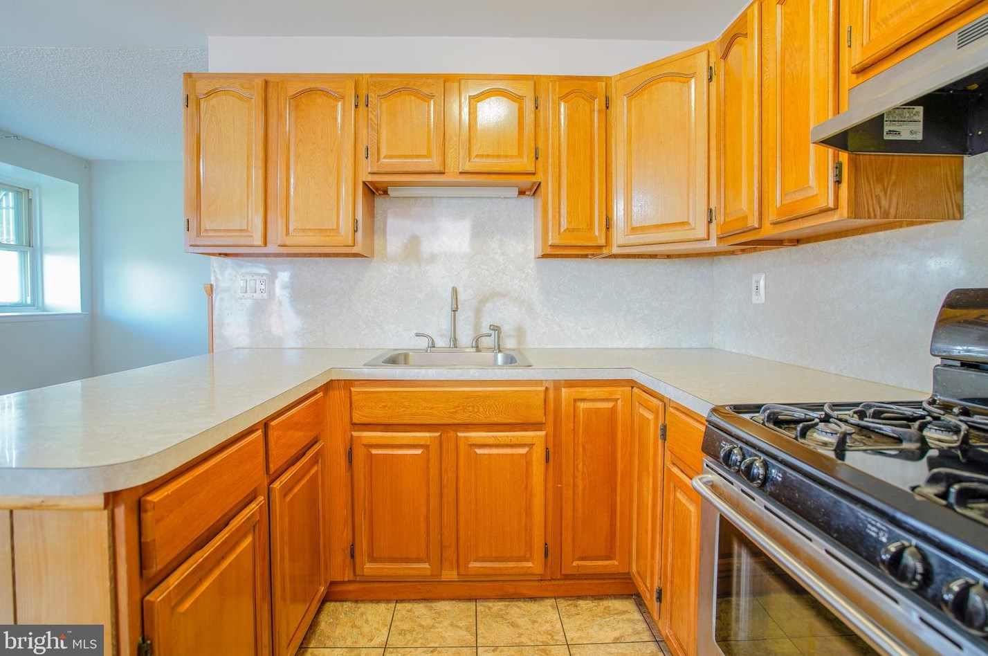 3500 Dows Rd, Philadelphia PA 19154-4042 exterior