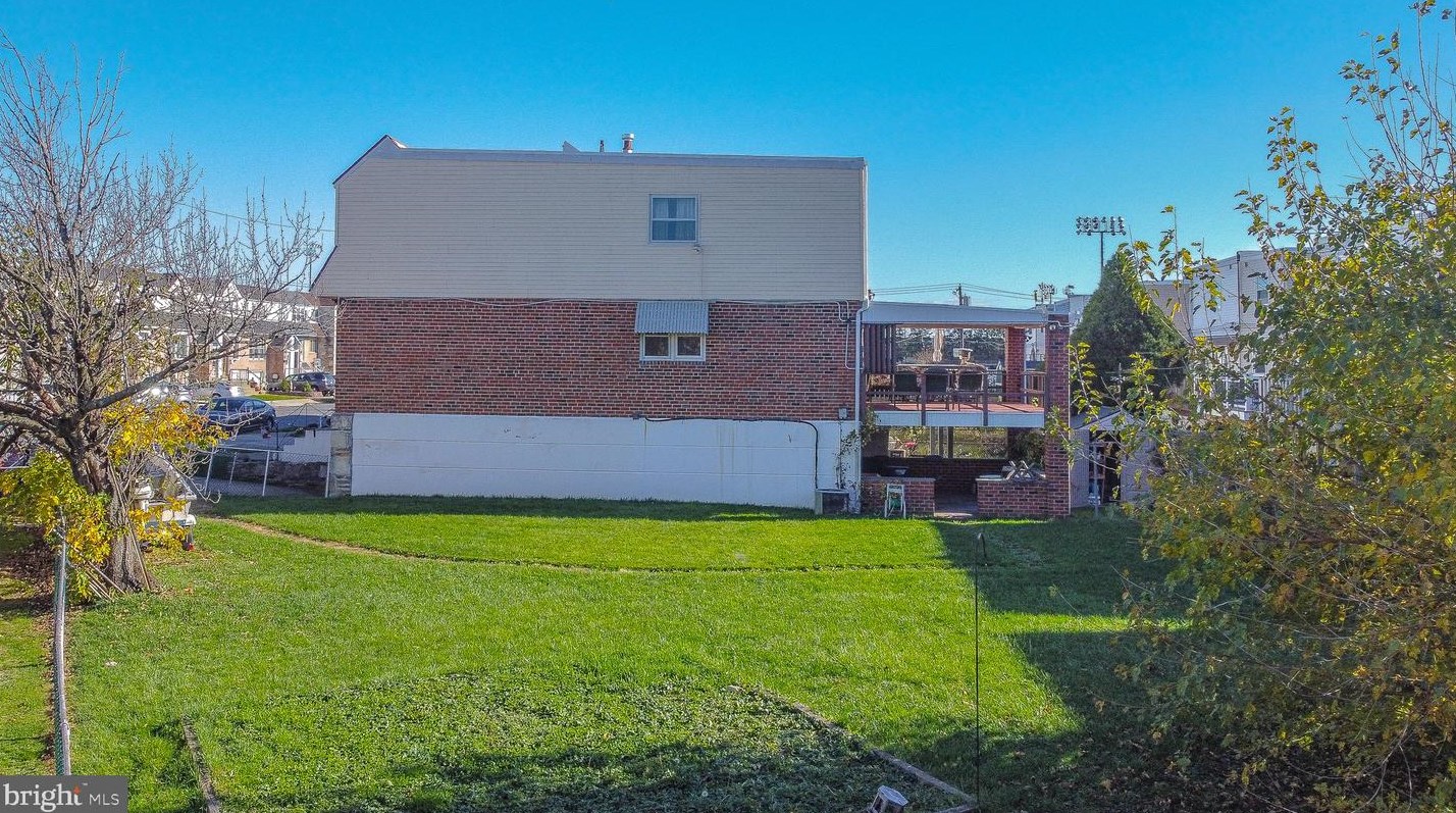 3500 Dows Rd, Philadelphia PA 19154-4042 exterior