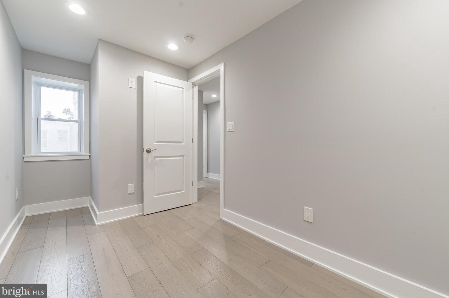 1529 Opal St, Philadelphia PA  19146-4633 exterior
