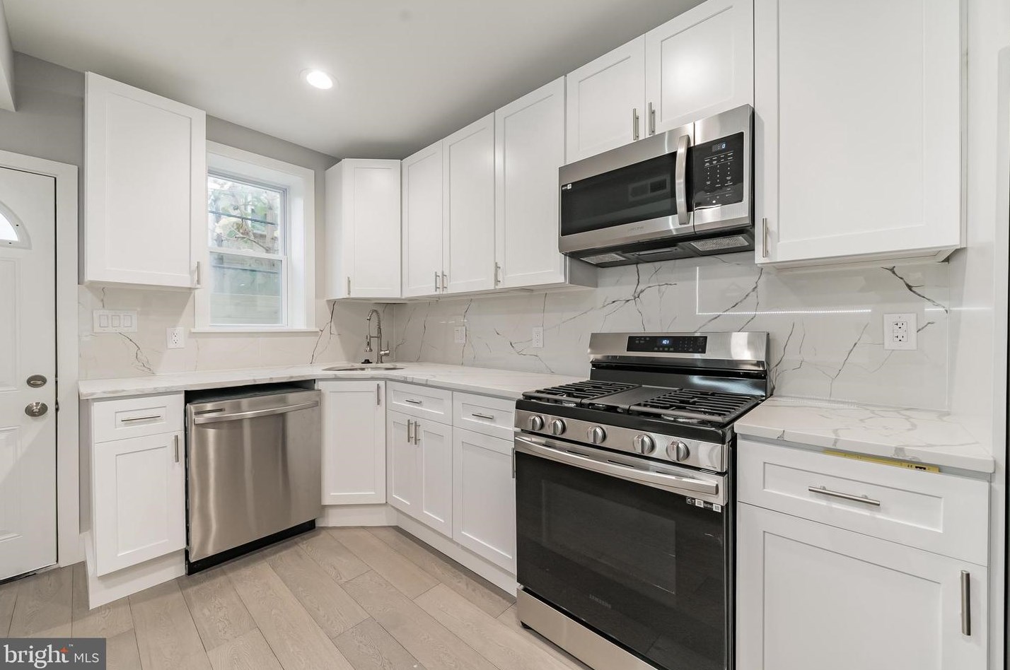 1529 Opal St, Philadelphia PA  19146-4633 exterior