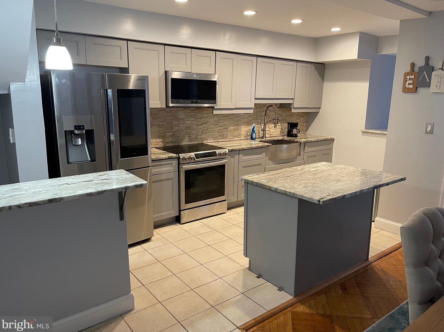 715 66th Ave, Philadelphia PA  19126-3301 exterior