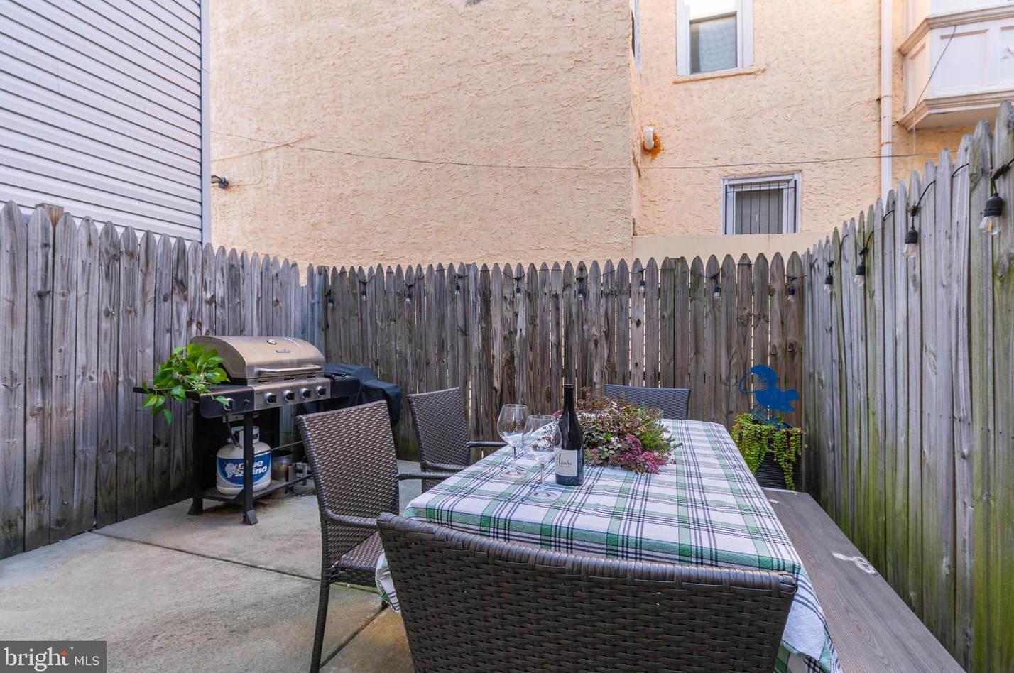 2103 Huntingdon St, Philadelphia PA  19125-1416 exterior